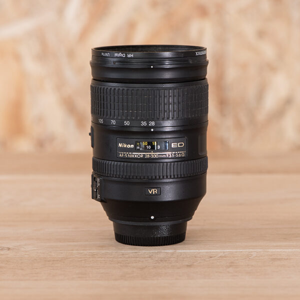 Nikon AF-S 28-300mm f/3.5-5.6G ED VR