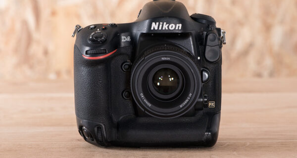 Pack Nikon D4 + 50mm f/1,8