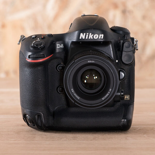 Pack Nikon D4 + 50mm f/1,8